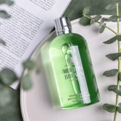 MOLTON BROWN Infusing Eucalyptus Bath & Shower Gel -Molton Brown 1309358 MOLTON BROWN Infusing Eucalyptus Bath Shower Gel 300 ml.781b4ee9