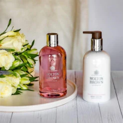 MOLTON BROWN Delicious Rhubarb & Rose Bath & Shower Gel -Molton Brown 1309404 MOLTON BROWN Delicious Rhubarb Rose Bath Shower Gel 300 ml.d4646c50