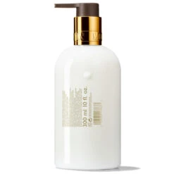 Molton Brown -Molton Brown 1469282 MOLTON BROWN Vintage With Elderflower Hand Lotion 300 ml.ca381636