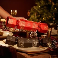 Molton Brown Woody & Aromatic Christmas Cracker -Molton Brown MBC23002 uk Mens cracker image 06