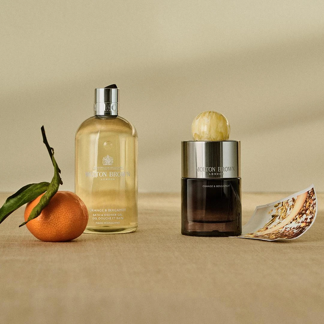 Molton Brown Orange & Bergamot Bath & Shower Gel 300ml 3 Molton Brown Orange & Bergamot Bath & Shower Gel 300ml – Image 3
