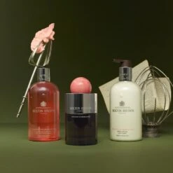 Molton Brown Delicious Rhubarb & Rose Bath & Shower Gel 300ml -Molton Brown NHB103CR3 uk Delicious Rhubarb Rose Bath Shower Gel 300ml image 04