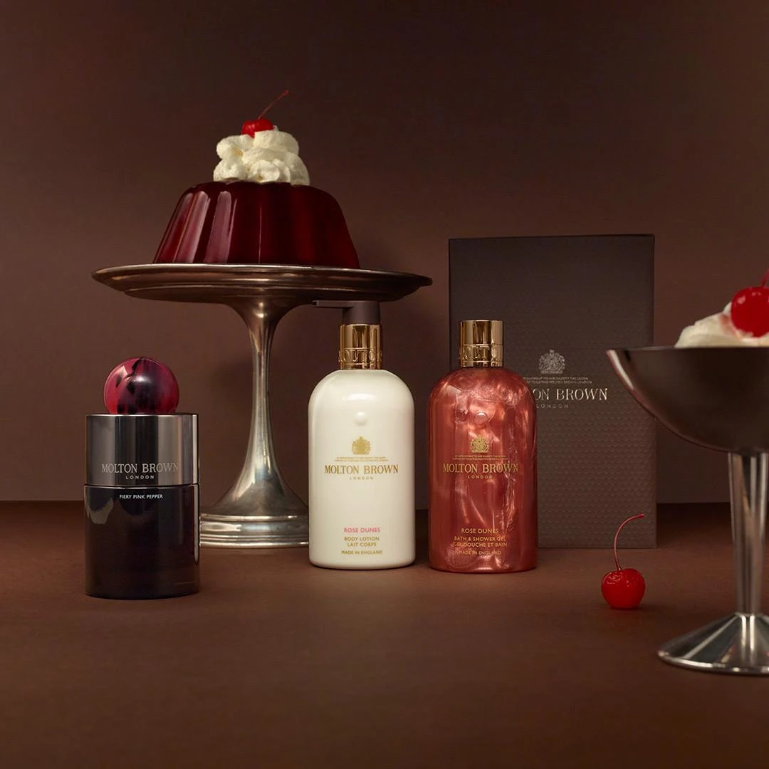 Molton Brown Rose Dunes Body Lotion 300ml 3 Molton Brown Rose Dunes Body Lotion 300ml – Image 3