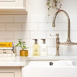 Molton Brown Orange & Bergamot Fine Liquid Hand Wash 300ml -Molton Brown NHH21009 uk Orange Bergamot Hand Wash 300ml image 10