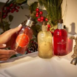 Molton Brown Vintage With Elderflower Fine Liquid Hand Wash 300ml -Molton Brown NHH327 uk Vintage with Elderflower Fine Liquid Hand Wash image 03