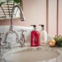 Molton Brown Festive Frankincense & Allspice Fine Liquid Hand Wash 300ml -Molton Brown NHH329 uk Frankincense All Spice Fine Liquid Hand Wash 300ml image 03