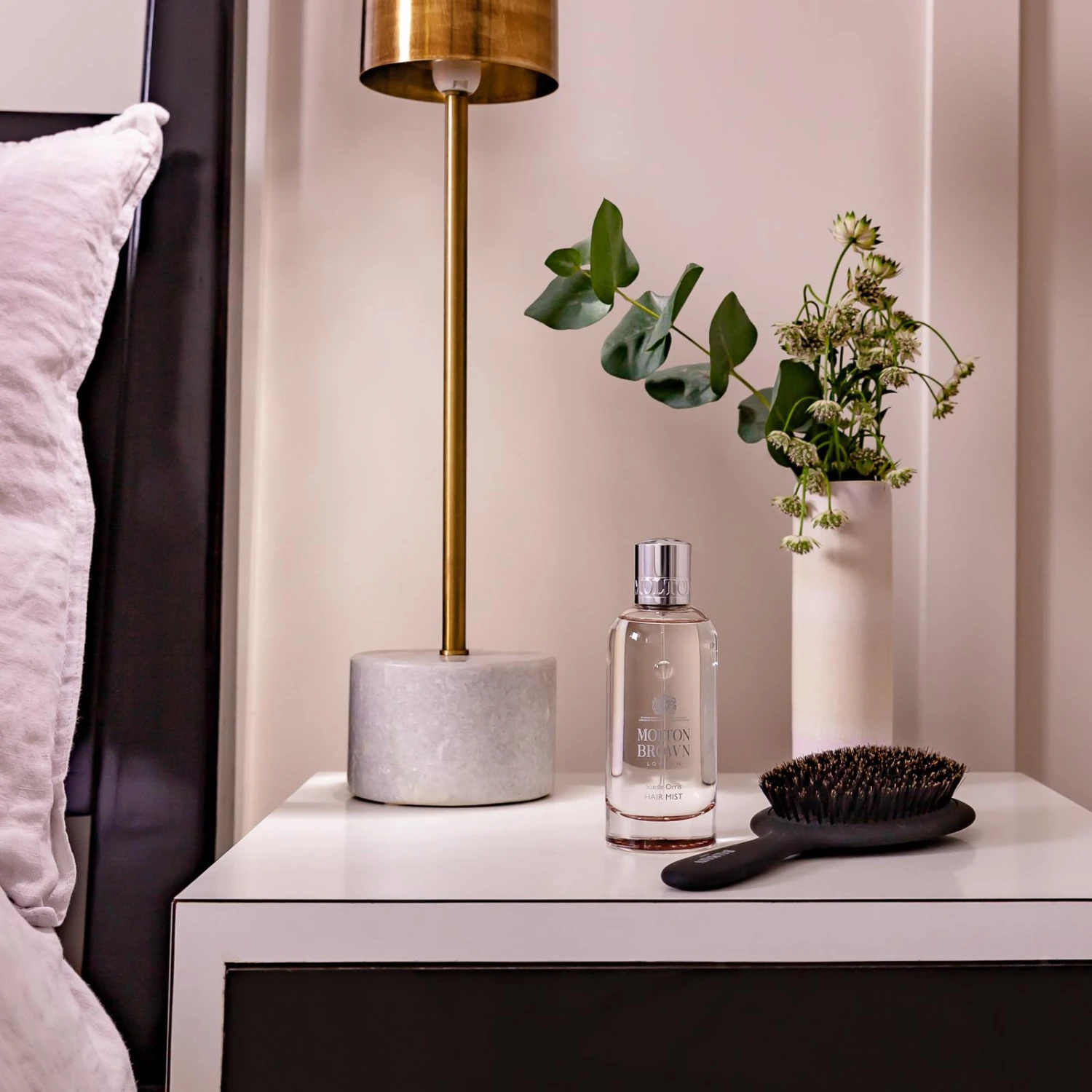 Molton Brown OUTLET Suede Orris Hair Mist 100ml 8 Molton Brown OUTLET Suede Orris Hair Mist 100ml – Image 8