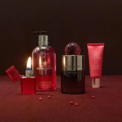 Molton Brown Fiery Pink Pepper Hand Cream 40ml -Molton Brown NYD22035 uk Fiery Pink Pepper Hand Cream 40ml image 04