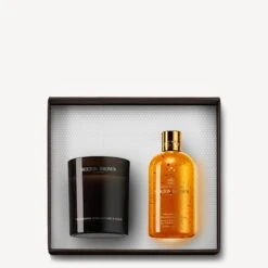 Molton Brown Mesmerising Oudh Accord & Gold Signature Candle & Bathing Set