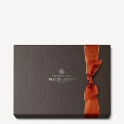 Molton Brown Merry Berries & Mimosa Body Care Gift Set -Molton Brown WBB1729 uk Full Berries Mimosa collection set image 05